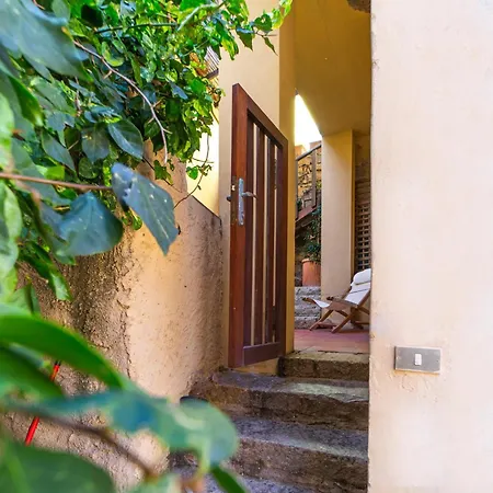 Pgs Immobiliare Srls Residenza Del Vicolo Bilocale In Centro Storico * La Maddalena (Sassari)